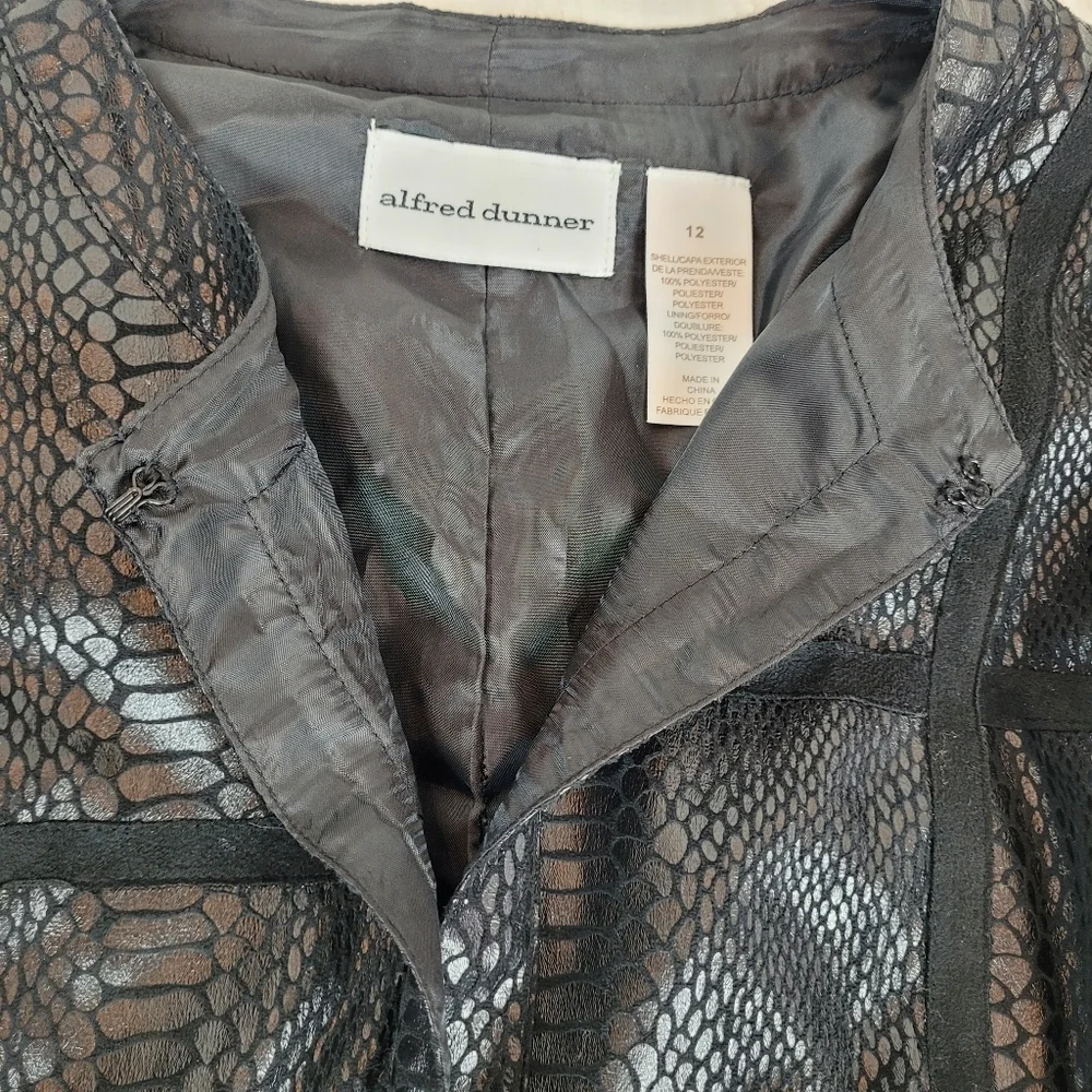 Alfred Dunner black faux snakeskin lightweight jacket edgy moto goth witchy 12
